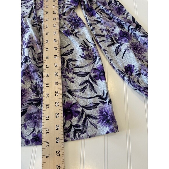 Skye’s The Limit Small Purple Floral V-neck Blouse - Picture 5 of 9